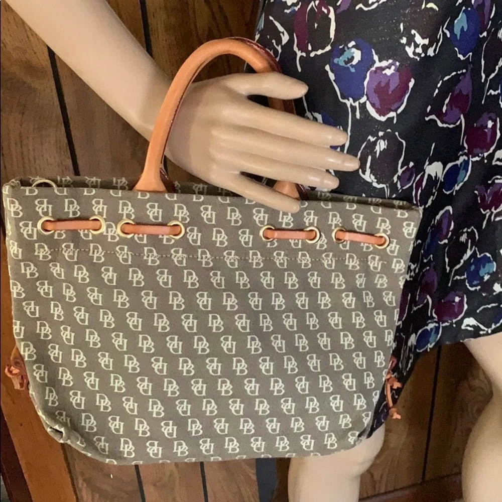 DOONEY & BOURKE Signature Bag